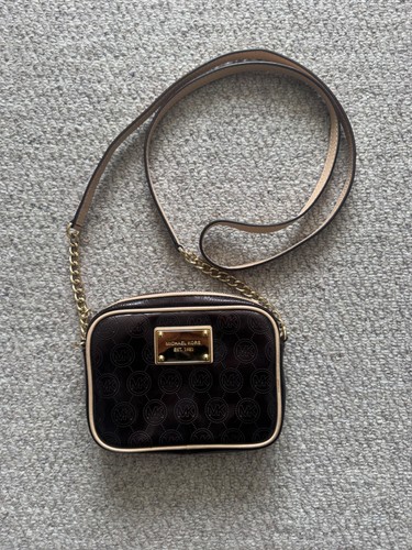 Michael kors monogram camera - michael,