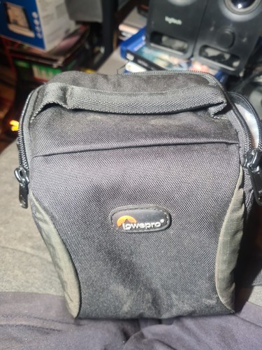 Lowpro format 120 - 120, camera