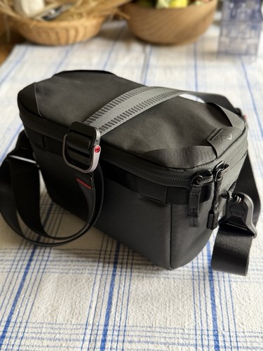 Peak design camera bag - peak,
