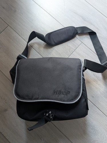 Nikon black carry shoulder - nikon,