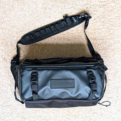 Wandrd rogue sling camera - rogue,